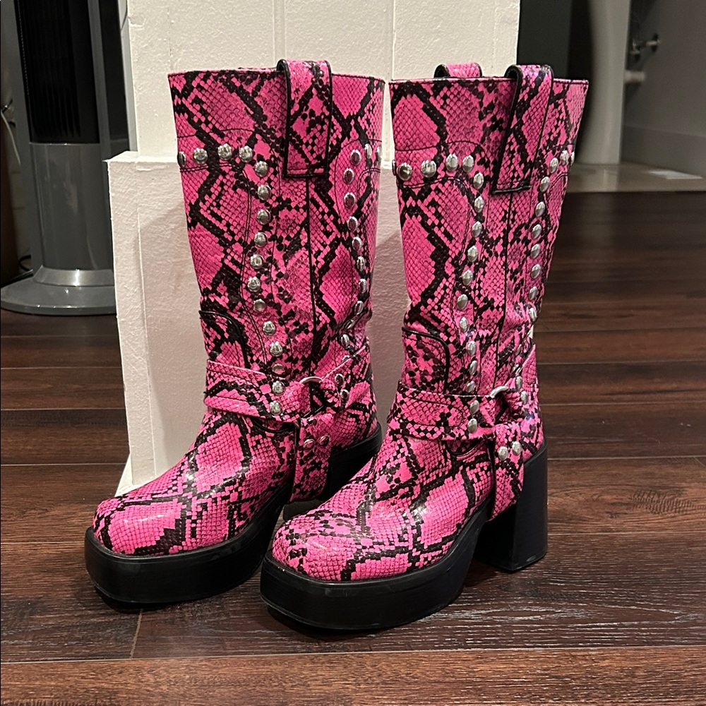 Delia’s by Dolls Kill Snake Pit Western Boots